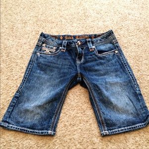 Rock Revival Bermuda Nancy shorts! Sz 27! EUC!